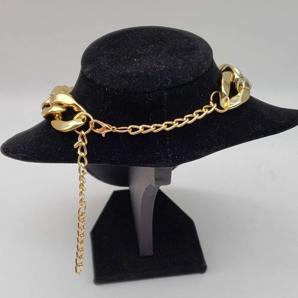 Authentic Louis Vuitton Lock and Key Gold Color with Gold Plated Chain Necklace - Picture 5 of 10